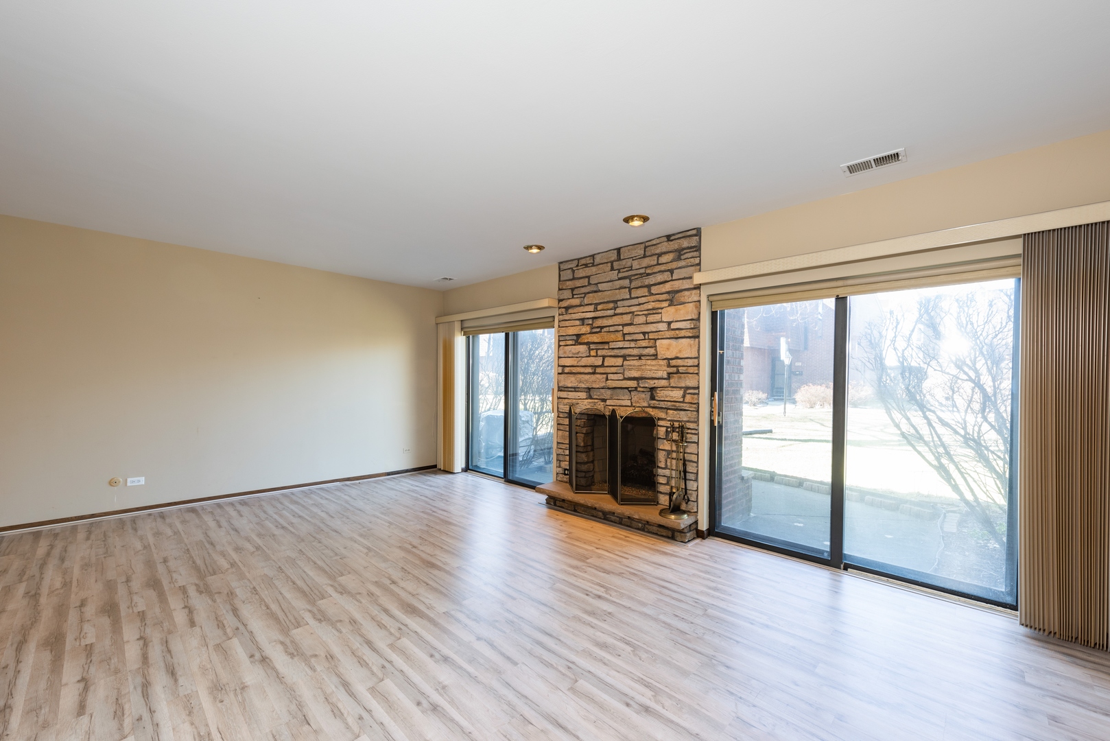 422 South Dee Road Park Ridge, IL 60068 - Photo 5 of 20