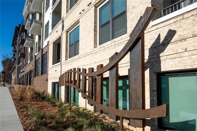 $3,635 | 5180 Peachtree Boulevard, Unit C2, Chamblee, GA 30341