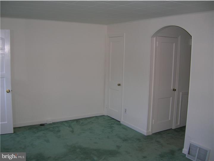 290 Valley View Road Malvern, PA 19355 - Photo 3 of 23 Living Room