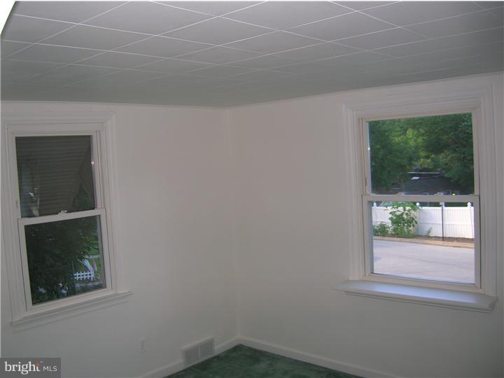 290 Valley View Road Malvern, PA 19355 - Photo 4 of 23 Living Room