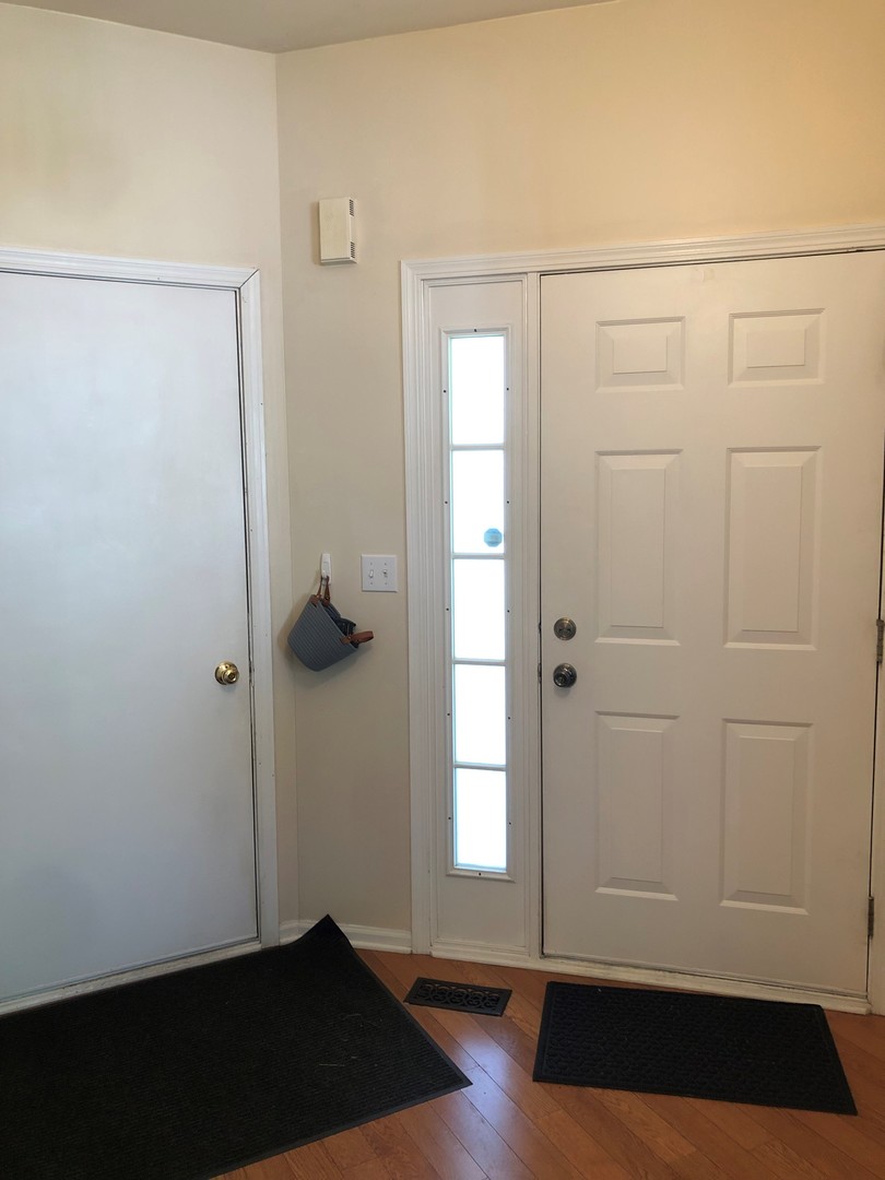 2911 Stockton Court Naperville, IL 60564 - Photo 4 of 27