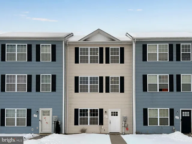 $260,000 | 27 Baltic Court, Inwood, WV 25428