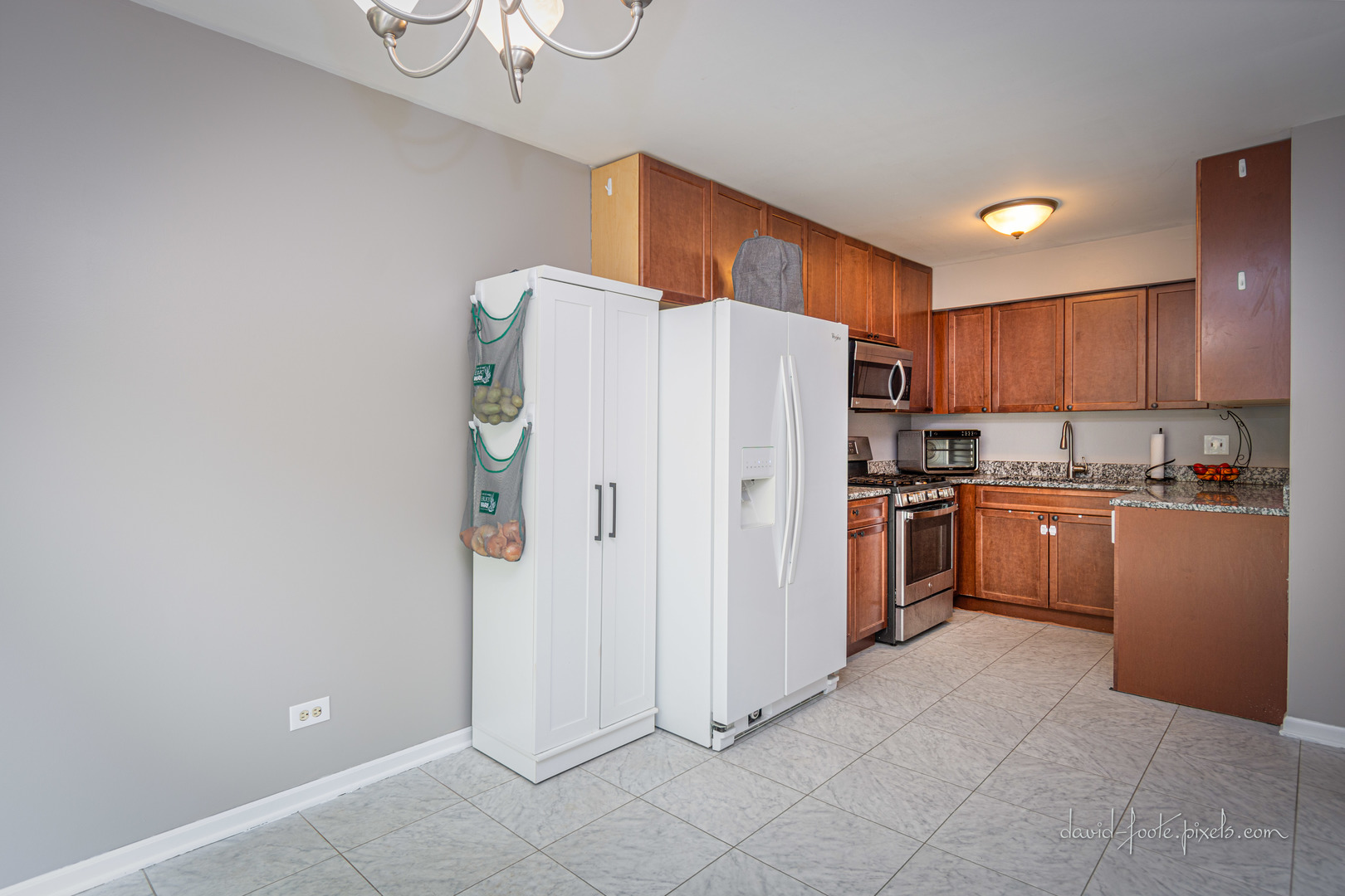 533 Milton Drive Naperville, IL 60563 - Photo 9 of 21