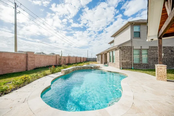 $4,200 | 6301 Superior Drive, League City, TX 77573