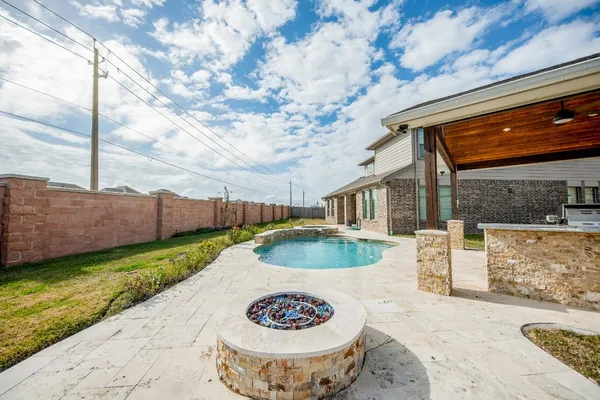 $4,200 | 6301 Superior Drive, League City, TX 77573