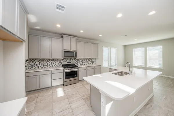 $4,200 | 6301 Superior Drive, League City, TX 77573