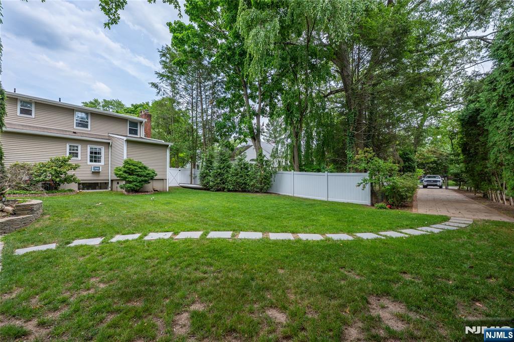 15 Congress Road Emerson, NJ 07630 - Photo 43 of 48