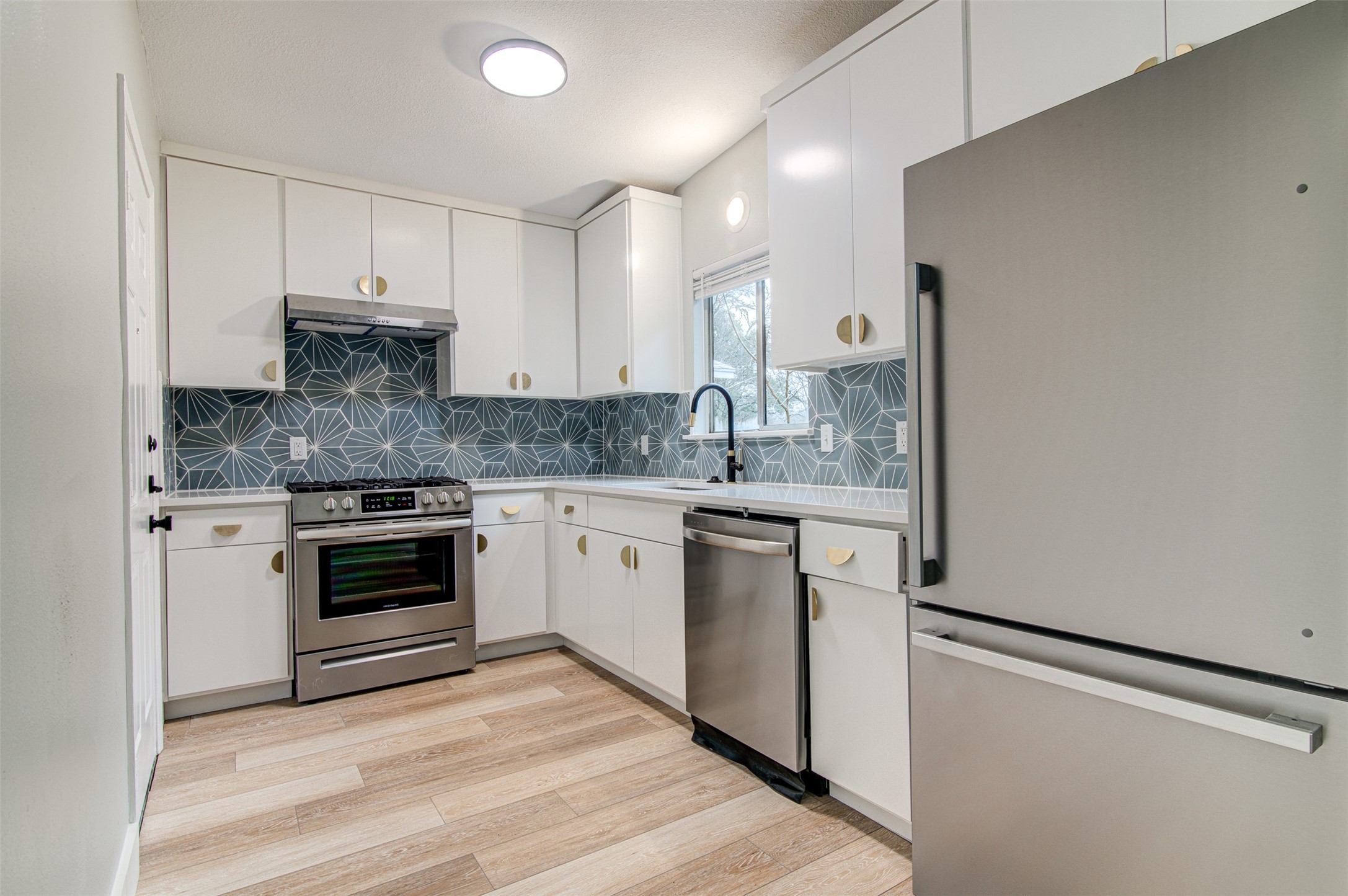 4707 Manchaca Road Austin, TX 78745 - Photo 9 of 23