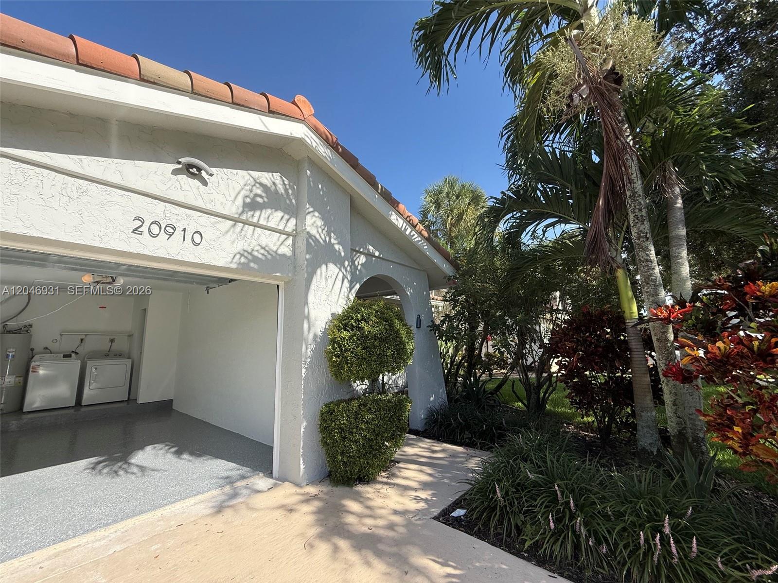 20910 Estada Lane Boca Raton, FL 33433 - Photo 8 of 17