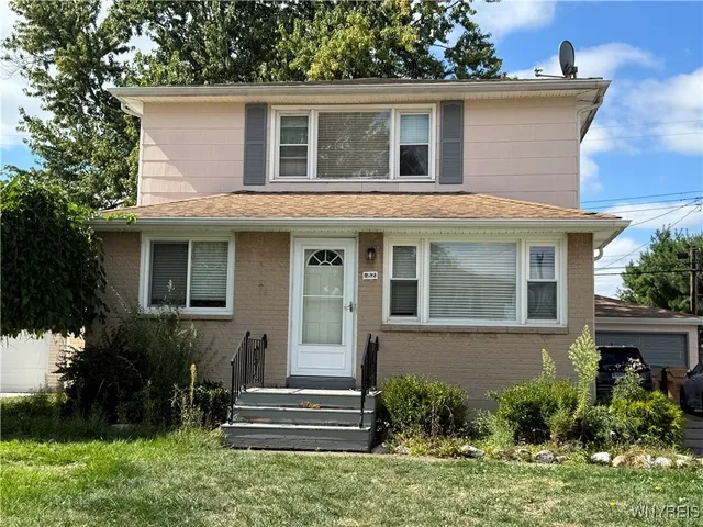 $1,400 | 82 Colette Avenue, Cheektowaga, NY 14227