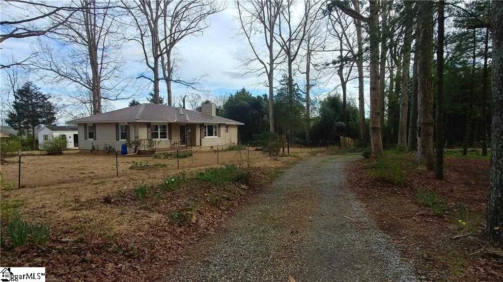 1514 Pinson Farm Road Belton, SC 29627 - Photo 4 of 36 Gallery Image 4