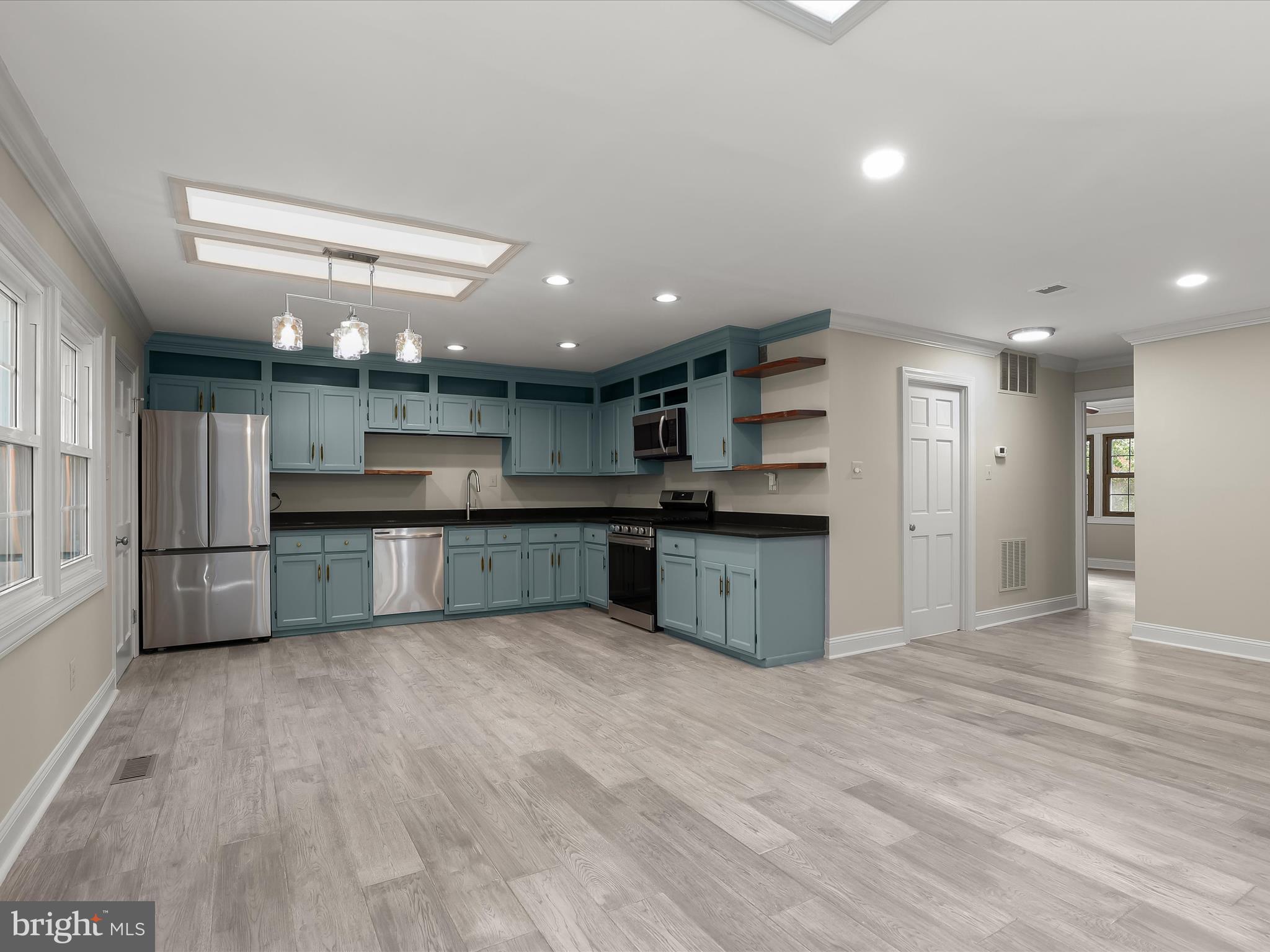 5470 Gloucester Road Columbia, MD 21044 - Photo 8 of 37 Beautiful kitchen