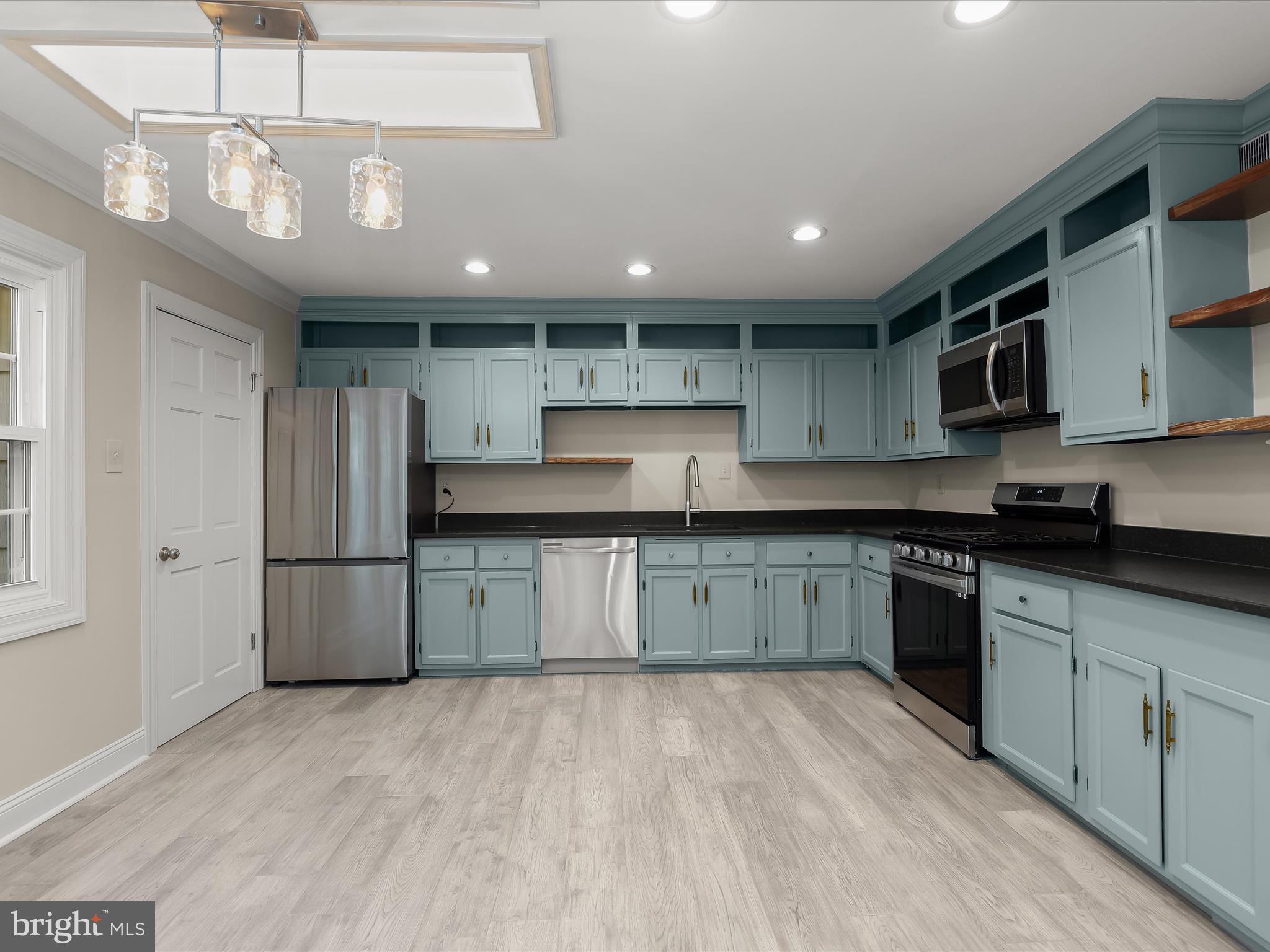 5470 Gloucester Road Columbia, MD 21044 - Photo 11 of 37 Kitchen