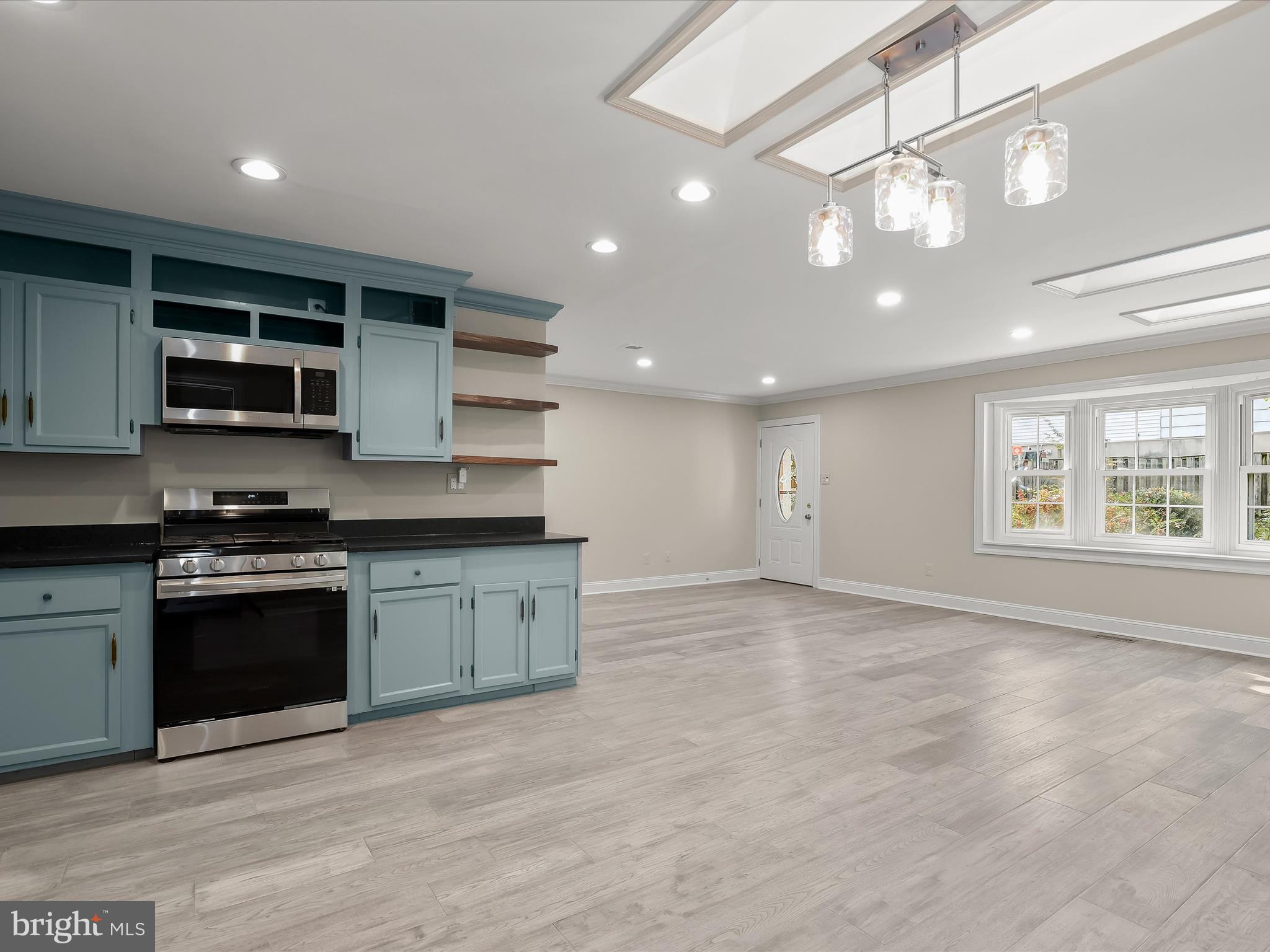 5470 Gloucester Road Columbia, MD 21044 - Photo 14 of 37 Recessed lighting