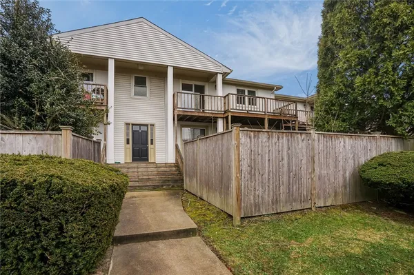 $2,200 | 70 Carroll Avenue, Unit 904, Newport, RI 02840