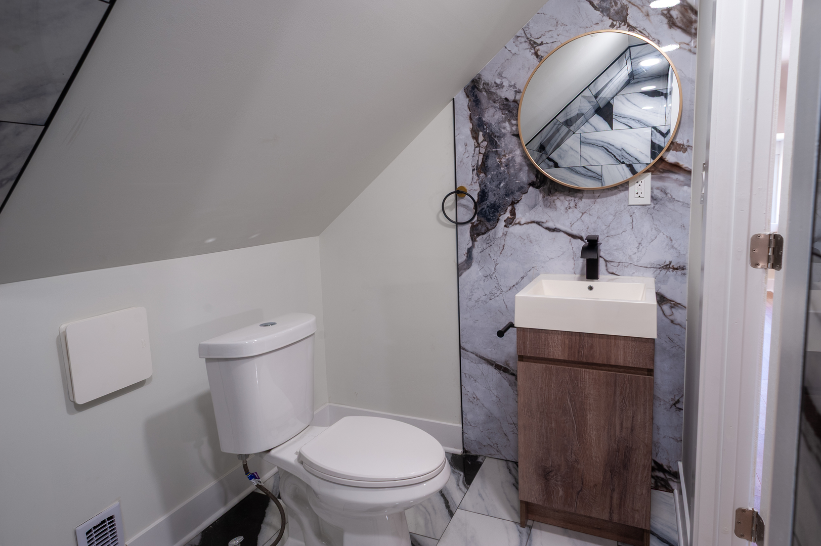 8620 South Union Avenue Chicago, IL 60620 - Photo 38 of 41 a bathroom with a toilet and a sink