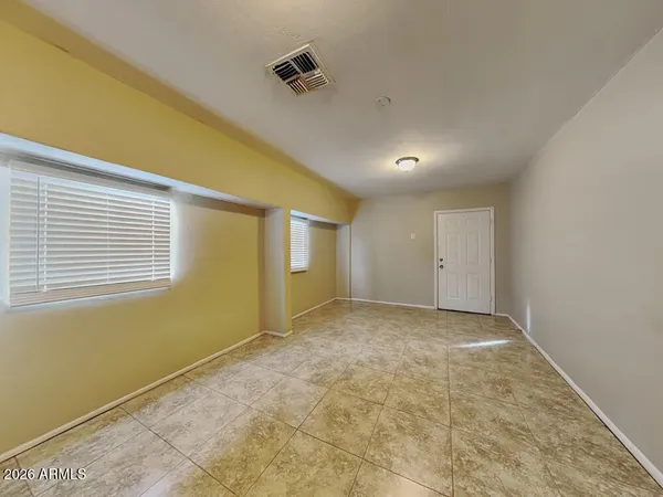 $1,975 | 2039 East Osborn Road, Phoenix, AZ 85016
