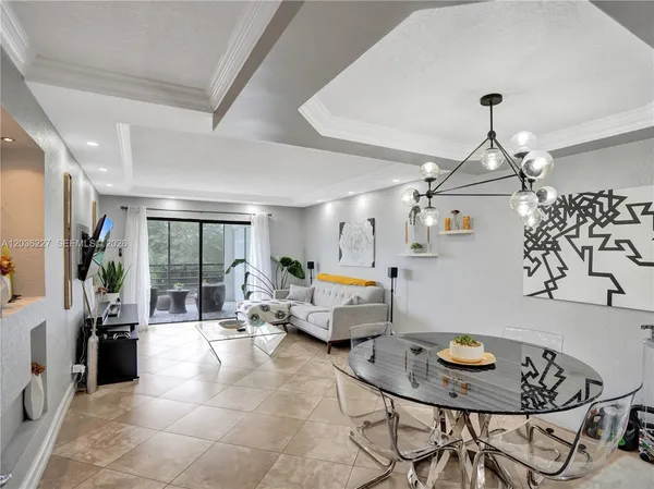 $235,000 | 9440 Southwest 8th Street, Unit 309, Boca Raton, FL 33428