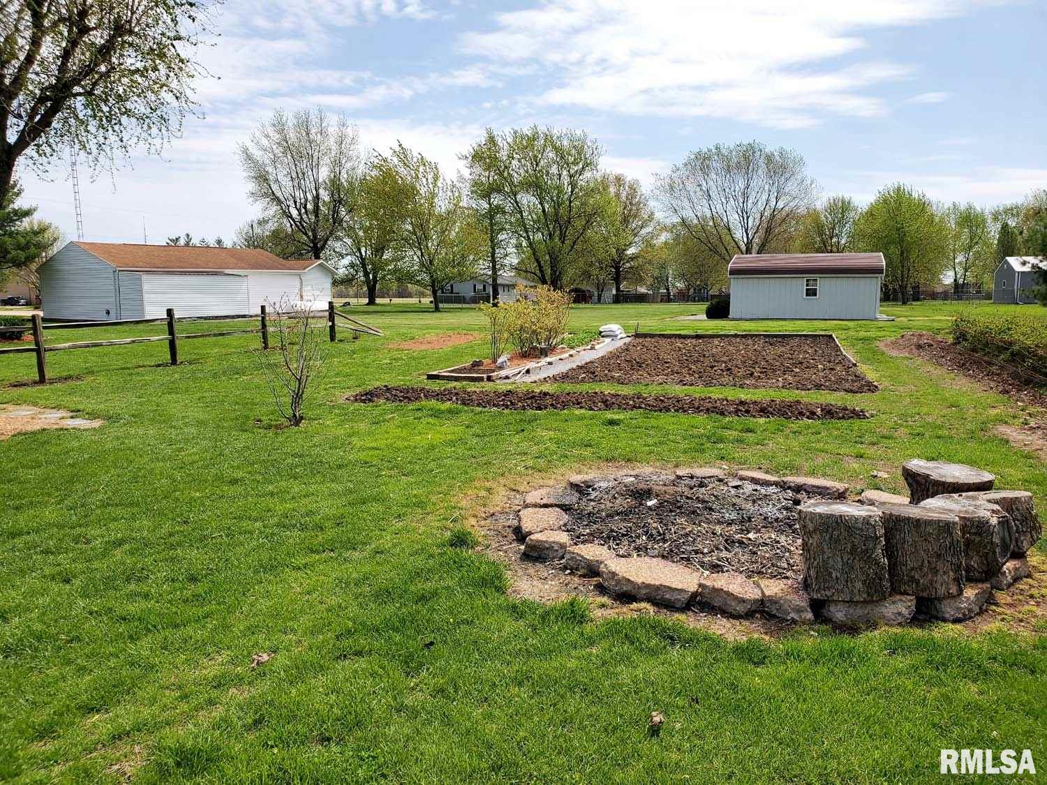 1167 Schwartz Road Centralia, IL 62801 - Photo 18 of 42