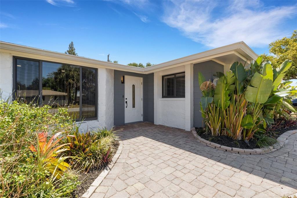 4645 Hunter Ridge Drive Sarasota, FL 34233 - Photo 4 of 70
