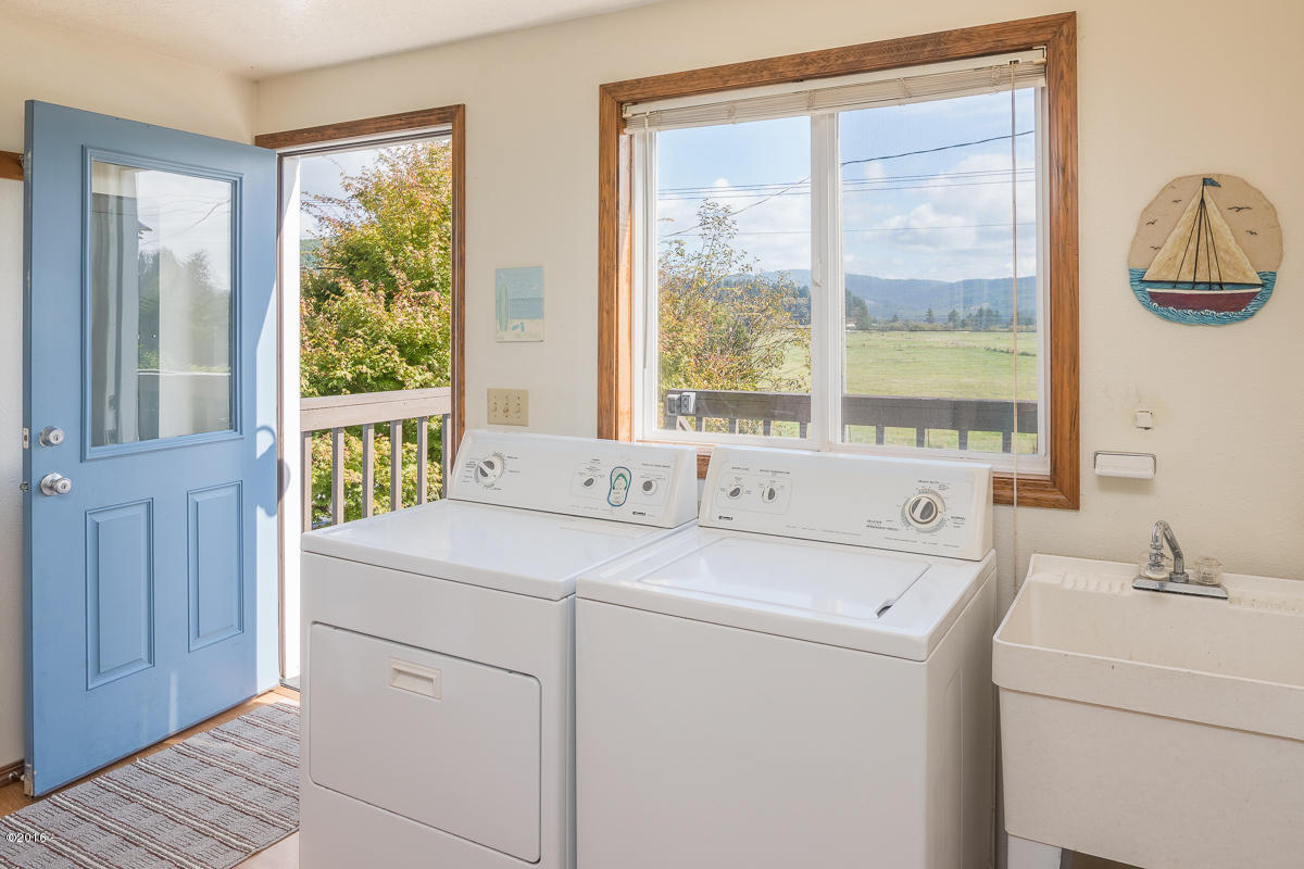 34120 Brooten Road Pacific City, OR 97135 - Photo 17 of 24 34120Brooten-15