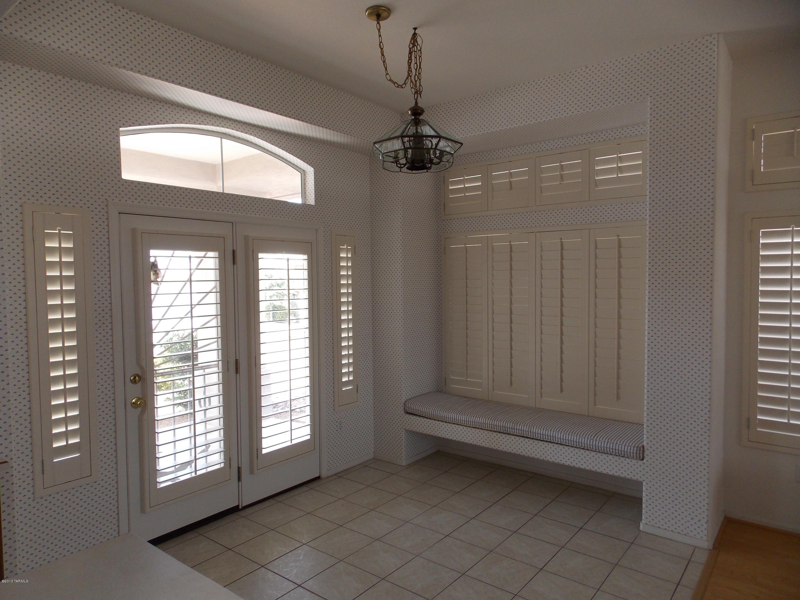 1686 East Crown Ridge Way Tucson, AZ 85755 - Photo 5 of 46