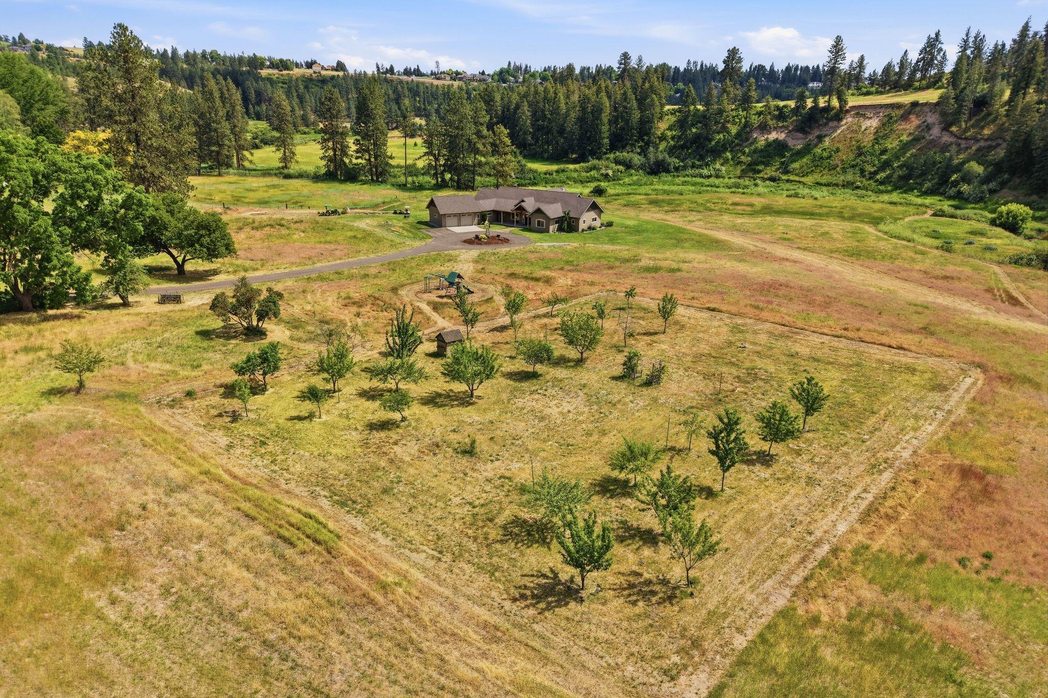 10638 South Hangman Valley Road Spokane, WA 99224 - Photo 46 of 49