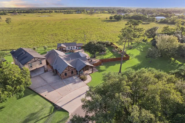 $975,000 | 5022 Riverview Drive, Alvin, TX 77511
