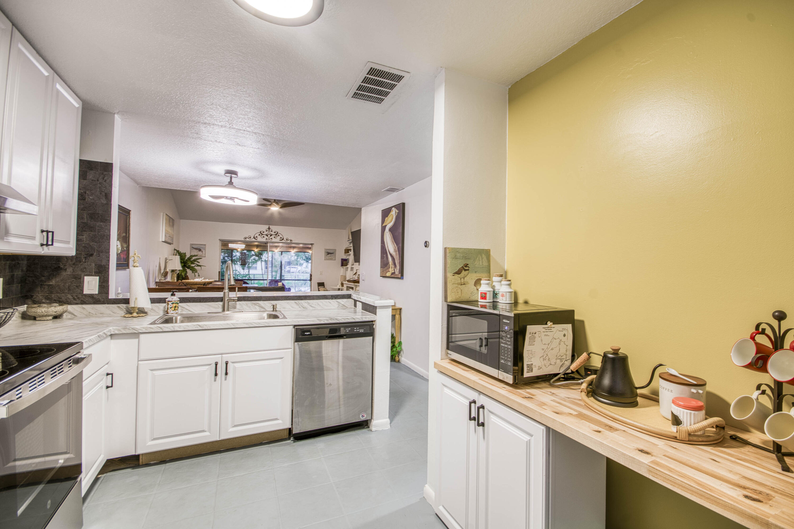178 Pinewood Court Jupiter, FL 33458 - Photo 9 of 28 _IMG2244_HDR