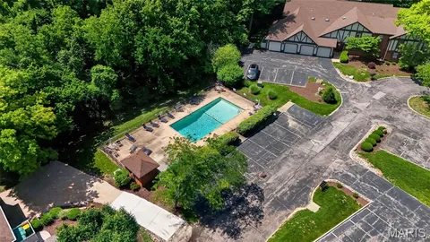 $229,000 | 1629 Walpole Drive, Unit D, Chesterfield, MO 63017
