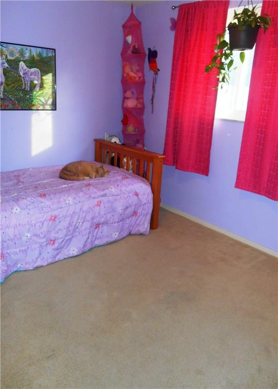 406 Pearce Road Pittsburgh, PA 15234 - Photo 14 of 24 Second bedroom