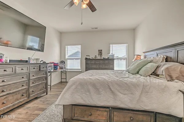 $389,900 | 5399 Wildlife Circle, Piney Flats, TN 37686
