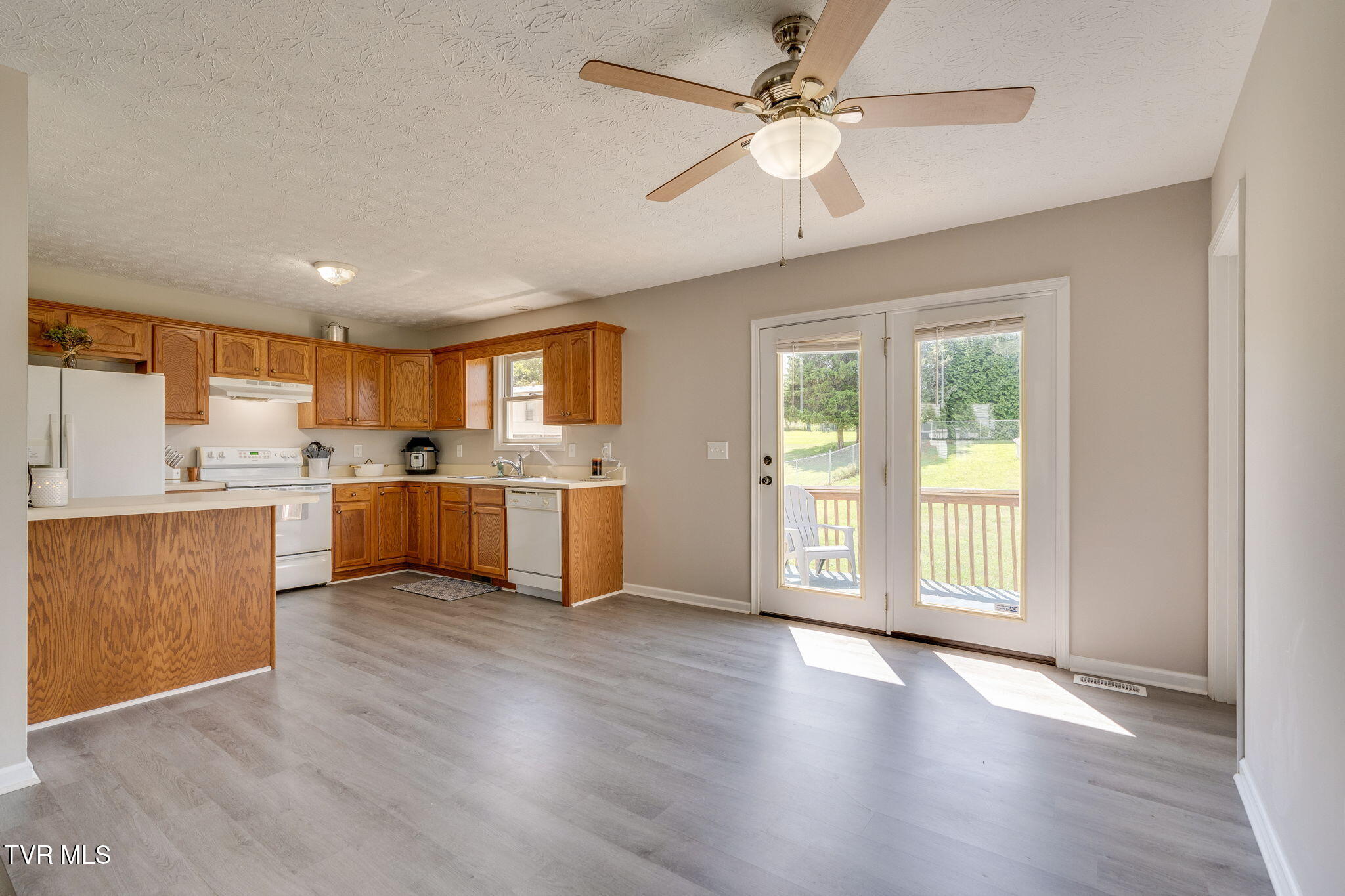 6215 Snapps Ferry Road Afton, TN 37616 - Photo 8 of 32 008