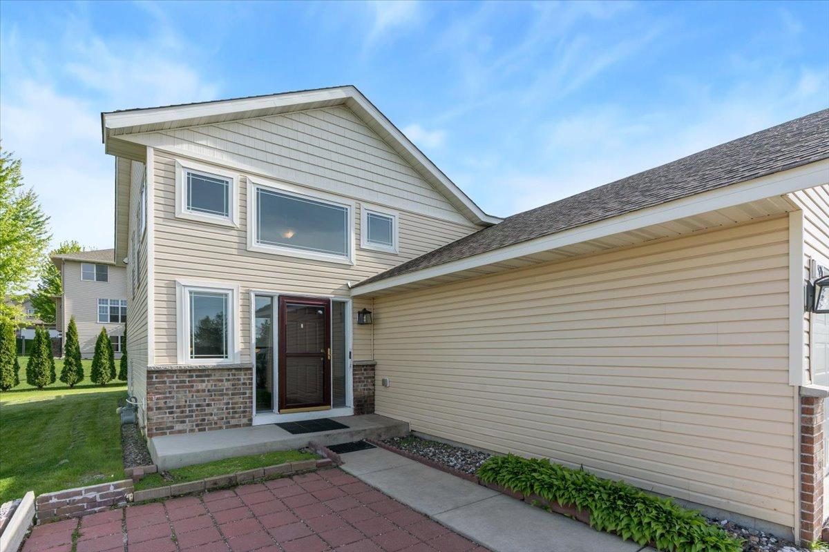 526 Hackney Avenue Shakopee, MN 55379 - Photo 3 of 41