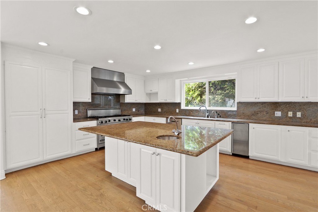 7908 West 81st Street Playa del Rey, CA 90293 - Photo 9 of 44