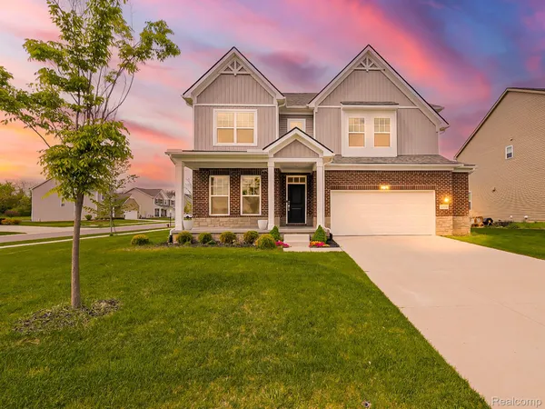 $600,000 | 2716 Maize Loop, Saline, MI 48176