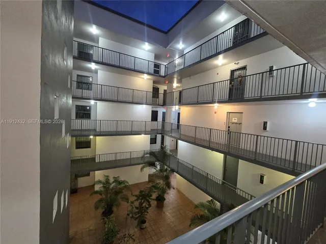 $2,100 | 546 Southwest 1st Street, Unit 612, Miami, FL 33130