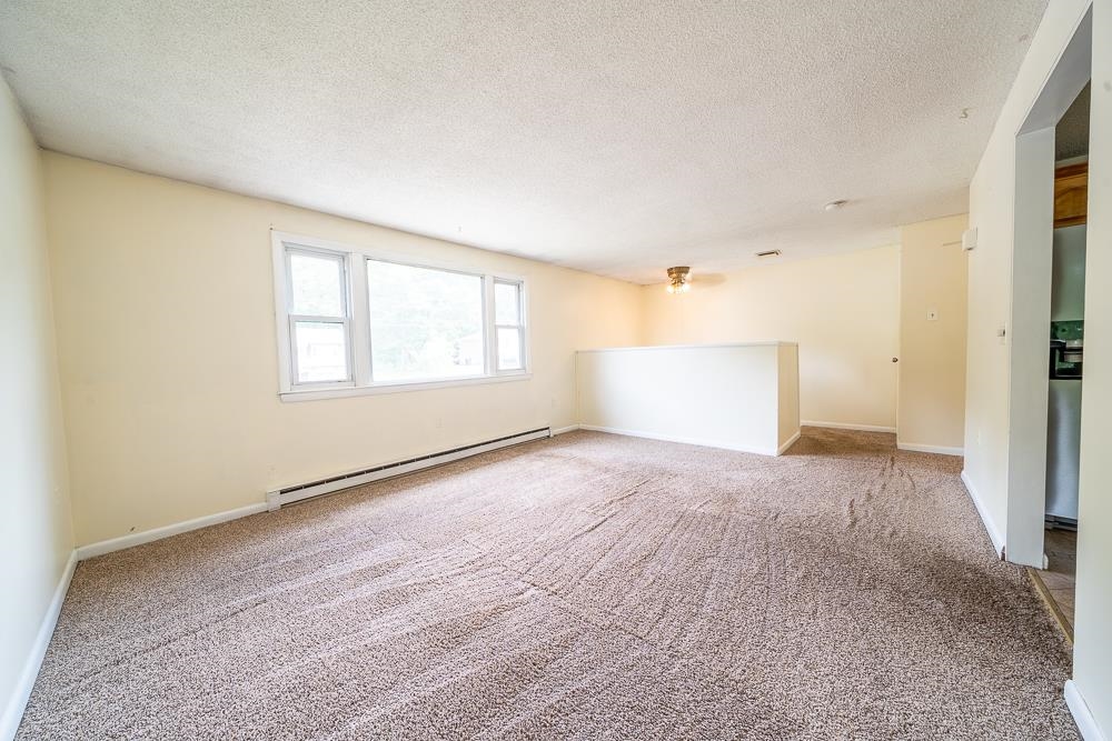 19 R Derryfield Road Derry, NH 03038 - Photo 11 of 26