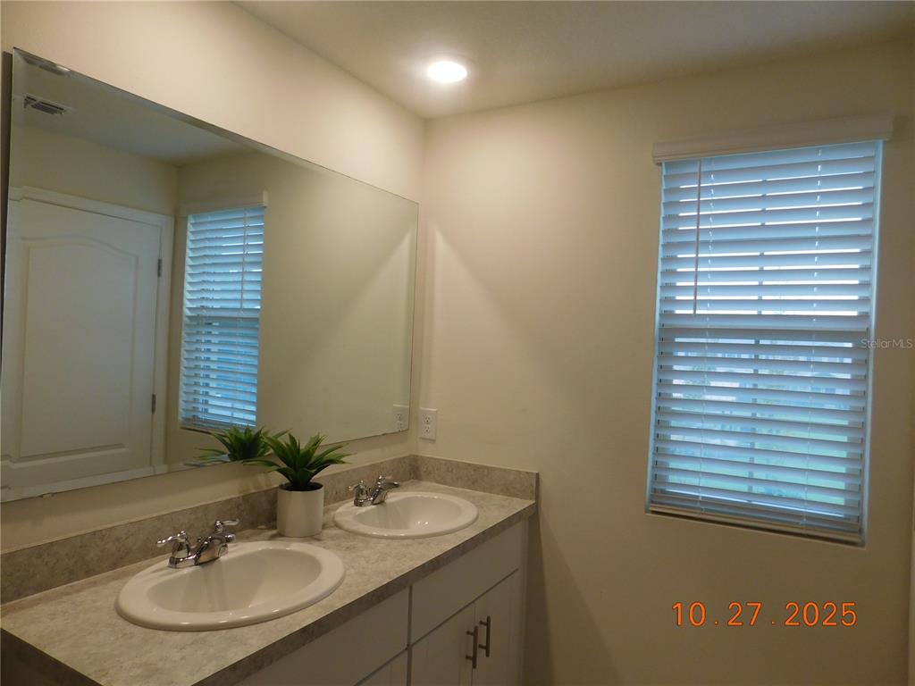 1587 Candlefire Row Kissimmee, FL 34744 - Photo 21 of 51