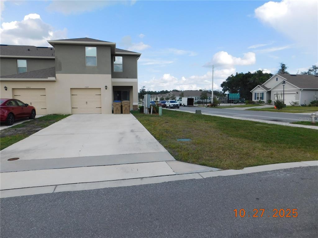1587 Candlefire Row Kissimmee, FL 34744 - Photo 4 of 51