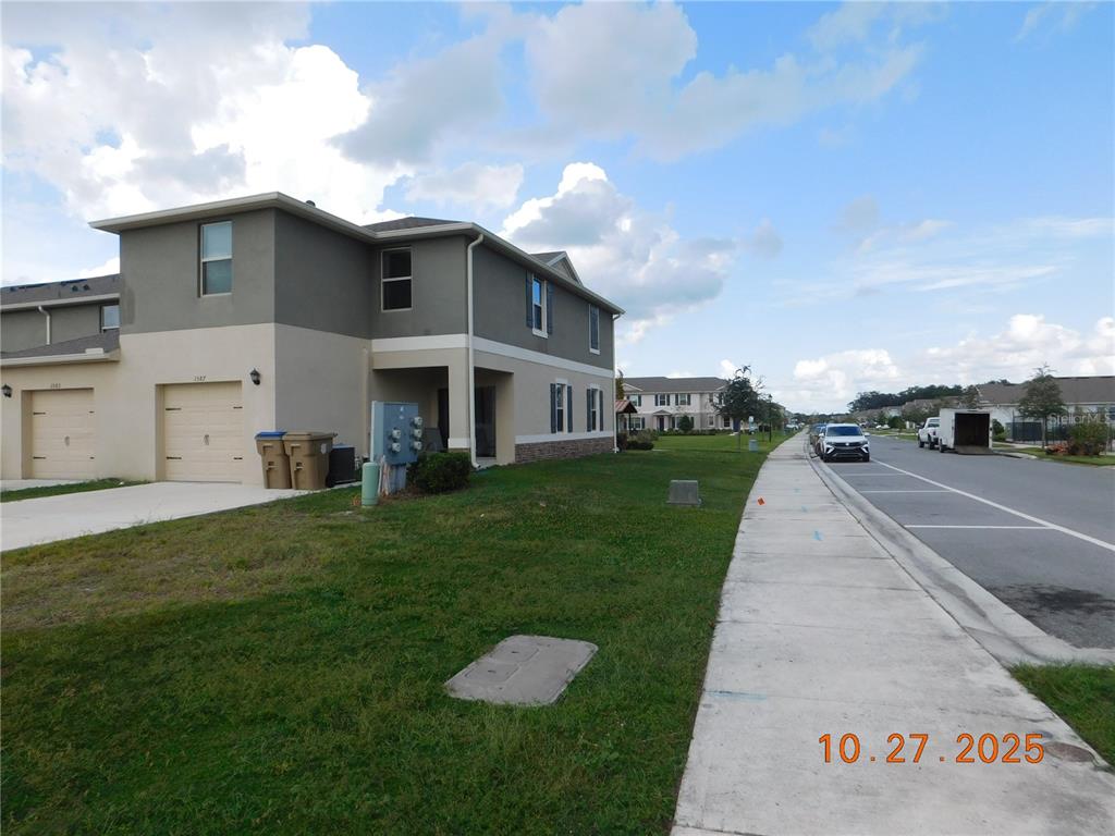 1587 Candlefire Row Kissimmee, FL 34744 - Photo 41 of 51
