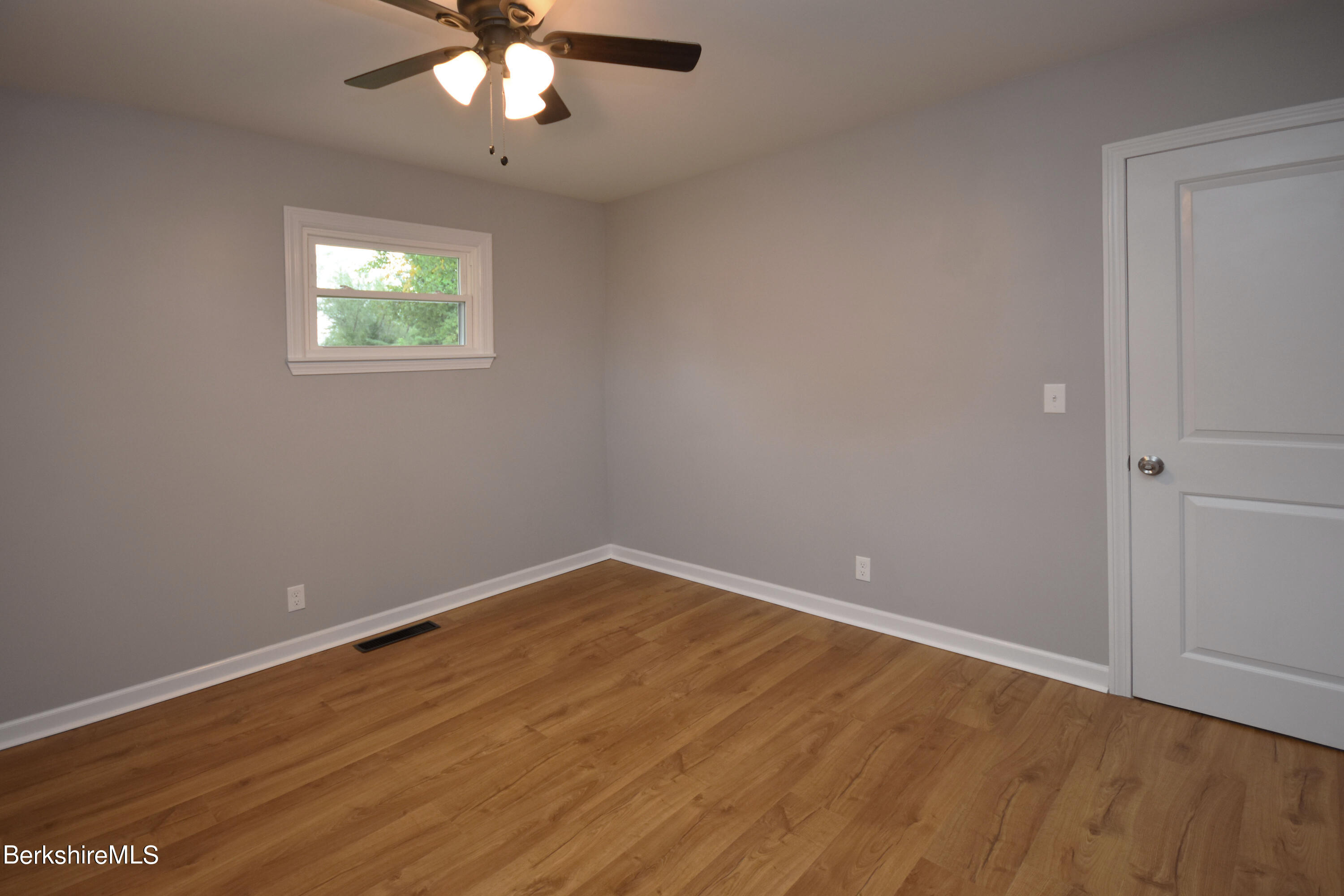 35 Melbourne Road Pittsfield, MA 01201 - Photo 23 of 36 Bedroom #2