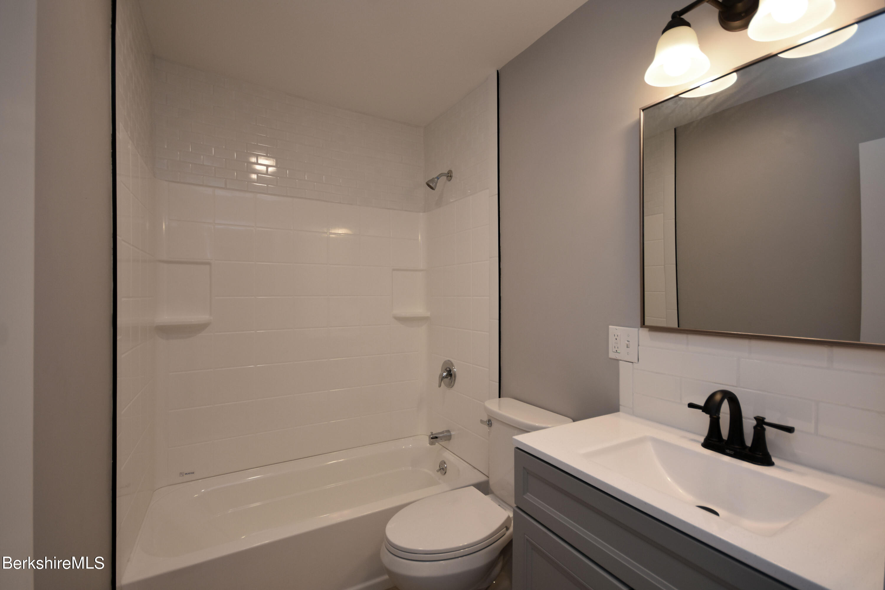 35 Melbourne Road Pittsfield, MA 01201 - Photo 24 of 36 Full Bath