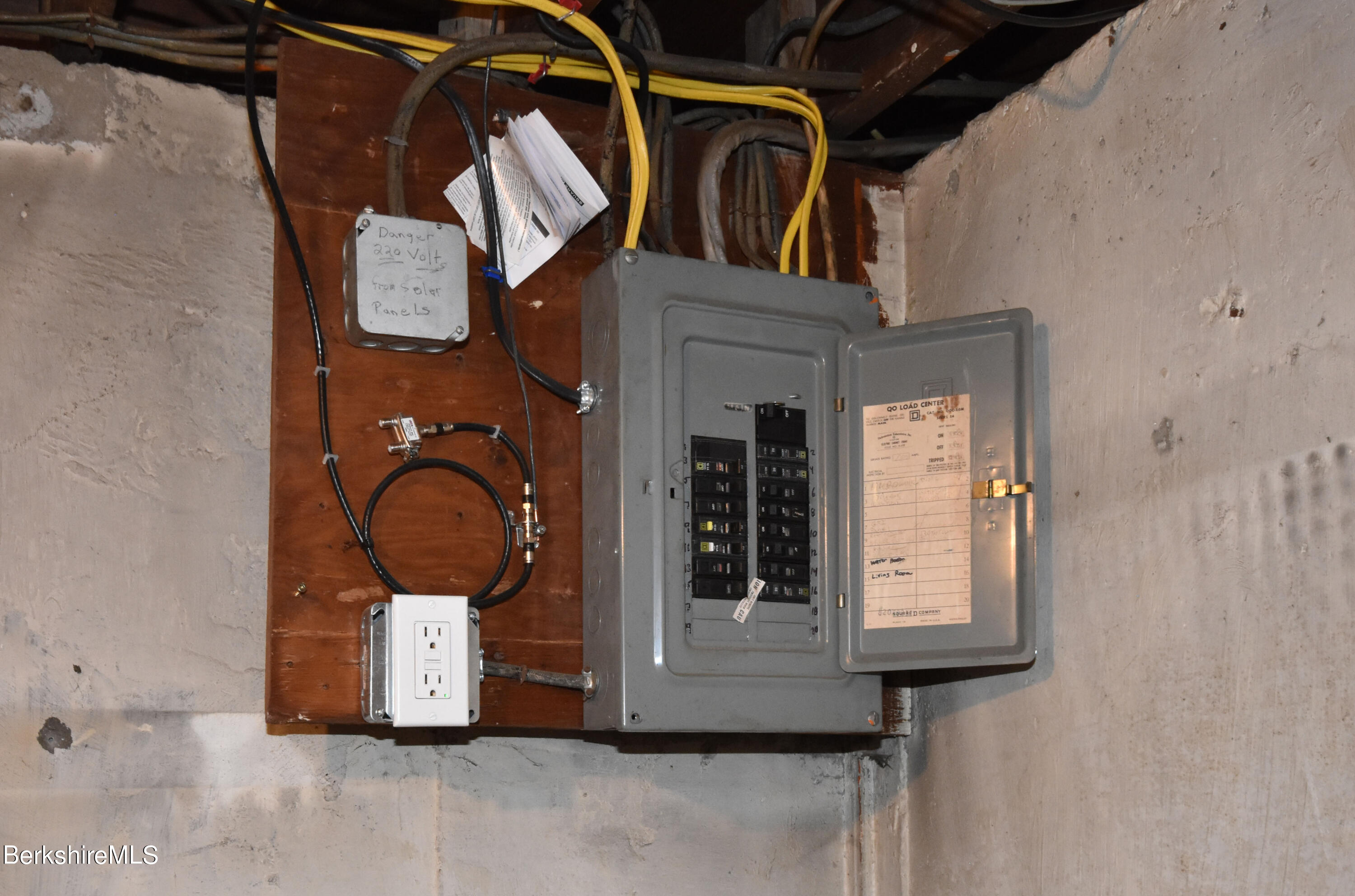 35 Melbourne Road Pittsfield, MA 01201 - Photo 29 of 36 Electrical Panel