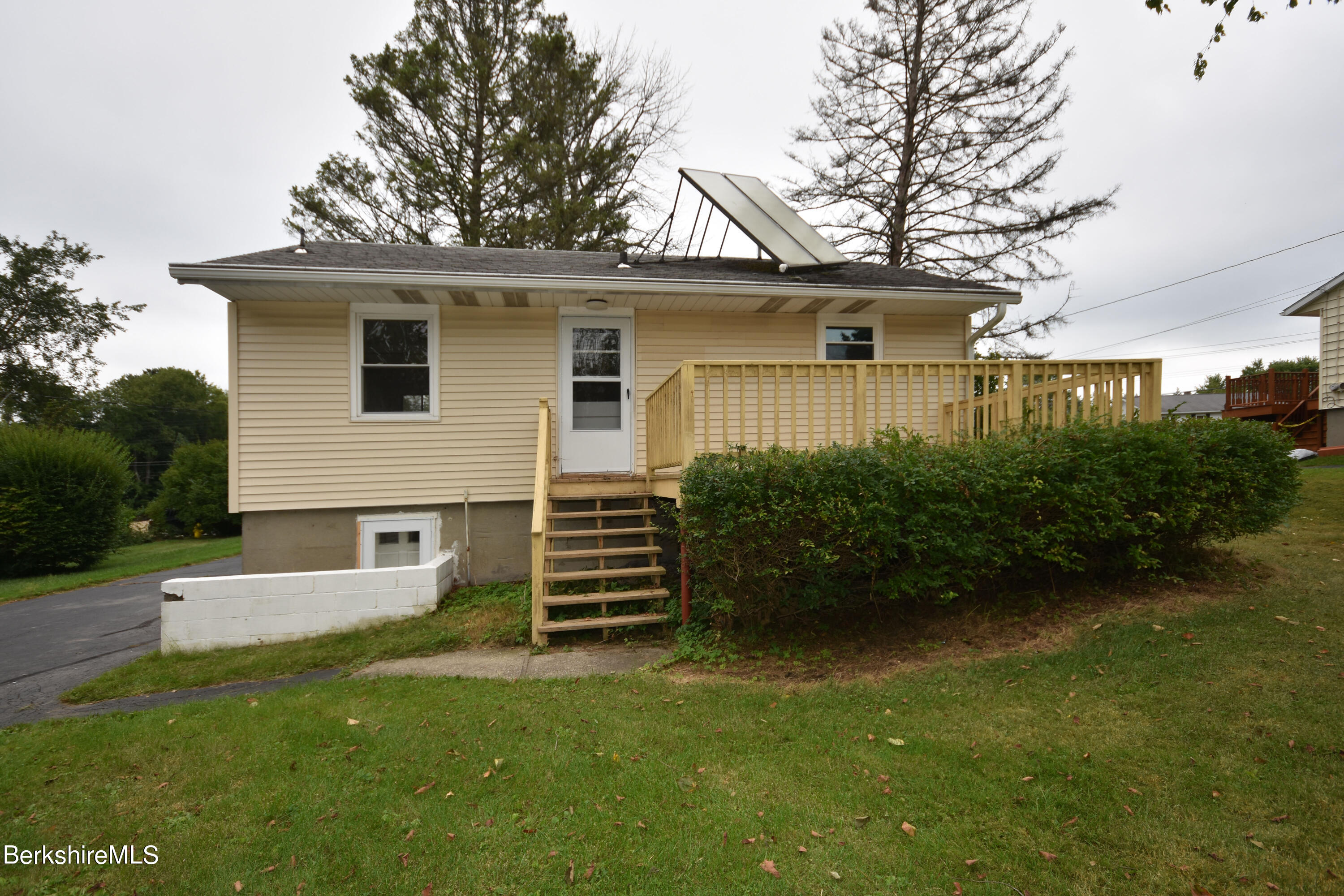35 Melbourne Road Pittsfield, MA 01201 - Photo 32 of 36 Exterior