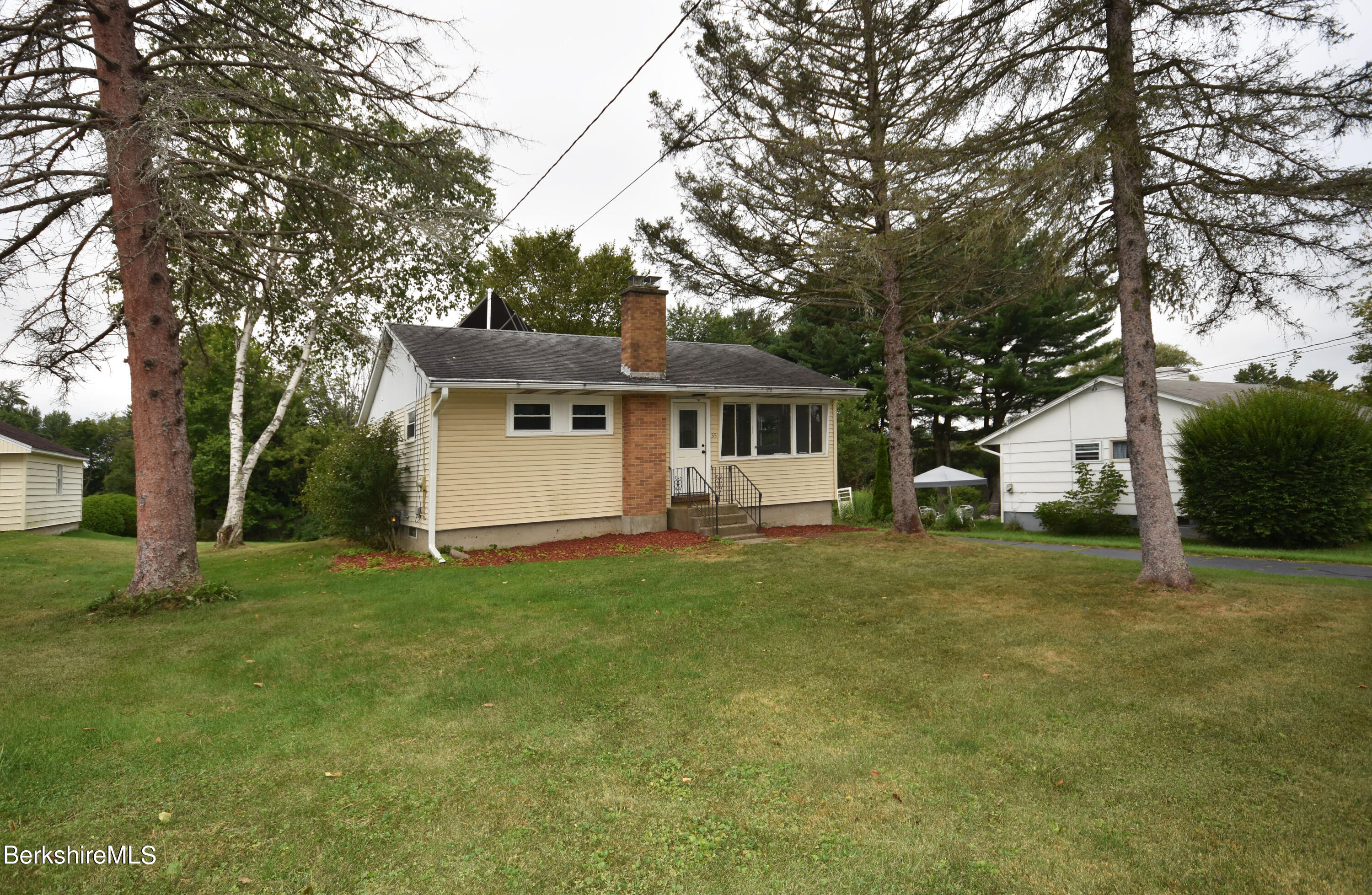 35 Melbourne Road Pittsfield, MA 01201 - Photo 5 of 36 Exterior