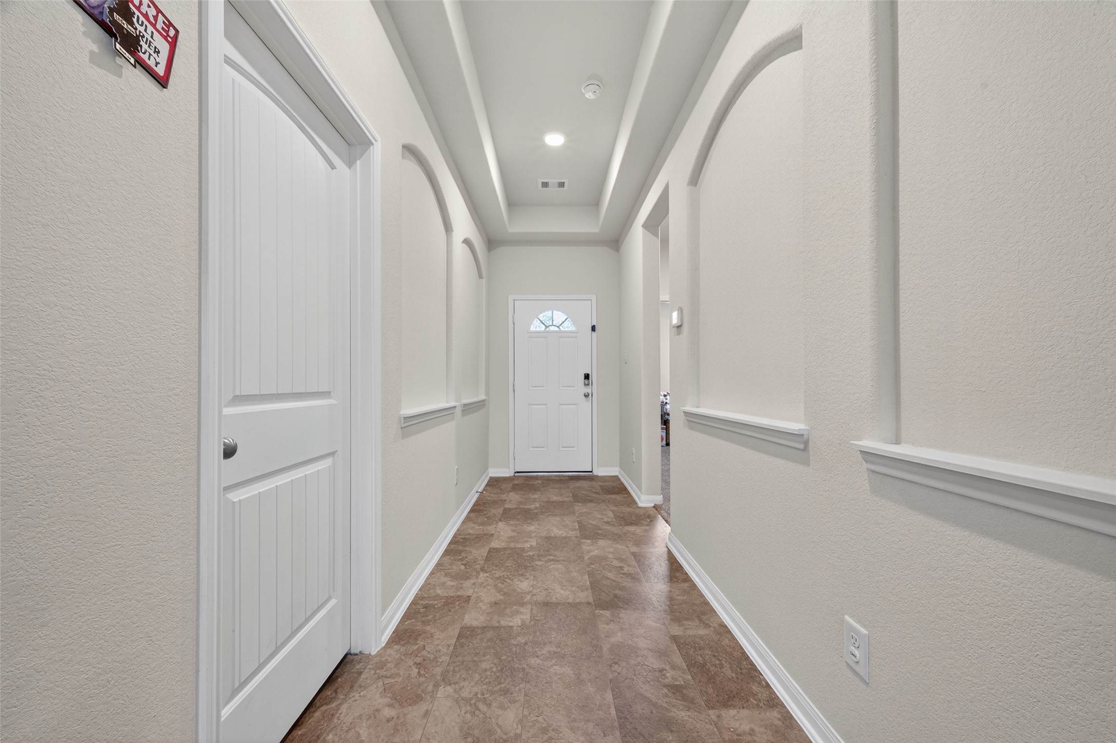7615 Nevaeh Crest Path Houston, TX 77016 - Photo 7 of 37 a view of a hallway