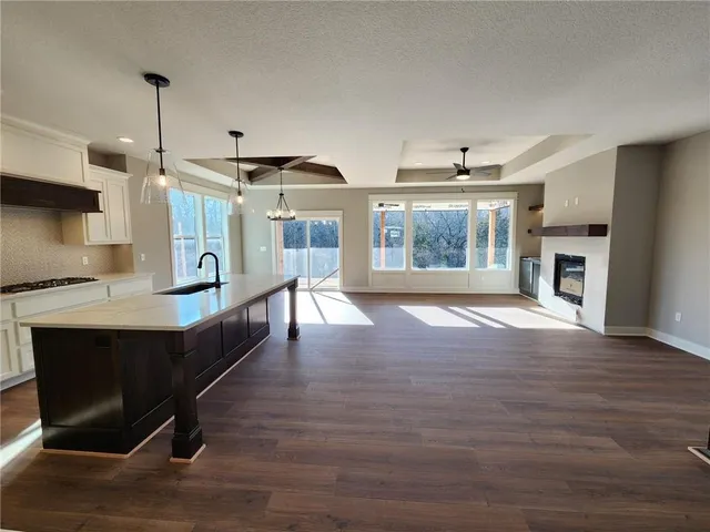 $647,725 | 11532 South Olathe Vw Road, Olathe, KS 66061