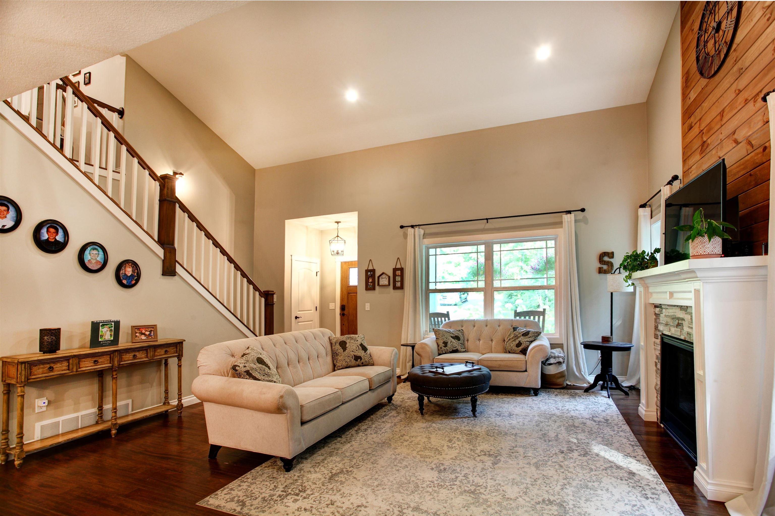 359 West Valley Road Maple City, MI 49664 - Photo 5 of 46