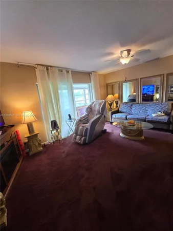 $100,000 | 410 Northeast 17th Avenue, Unit 203, Boynton Beach, FL 33435